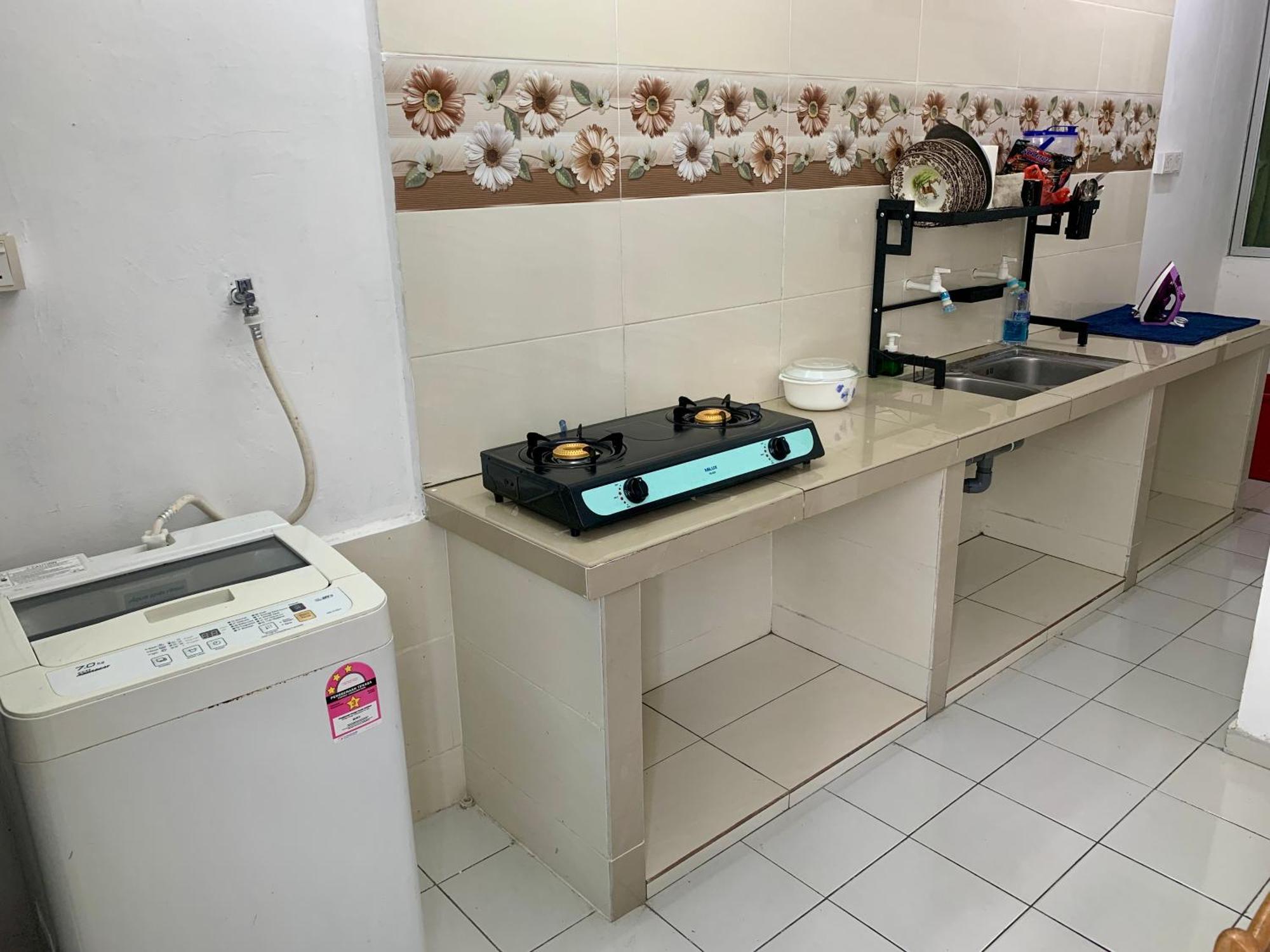 Homestay Cikgu Nora Near Uthm Kptm Kktm Ipg Moslim Onli Kampong Seri Gading Kültér fotó