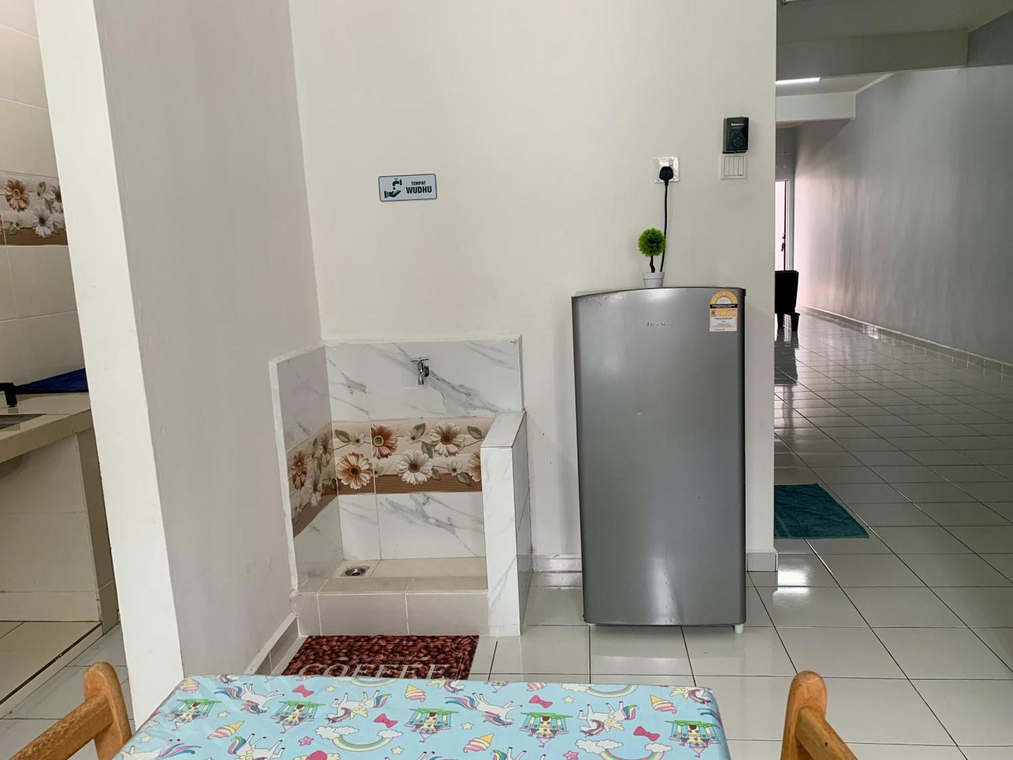 Homestay Cikgu Nora Near Uthm Kptm Kktm Ipg Moslim Onli Kampong Seri Gading Kültér fotó