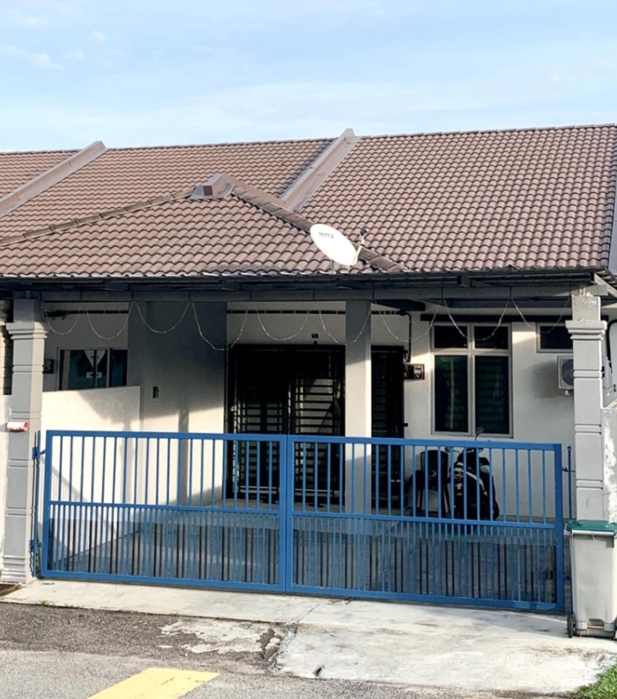 Homestay Cikgu Nora Near Uthm Kptm Kktm Ipg Moslim Onli Kampong Seri Gading Kültér fotó